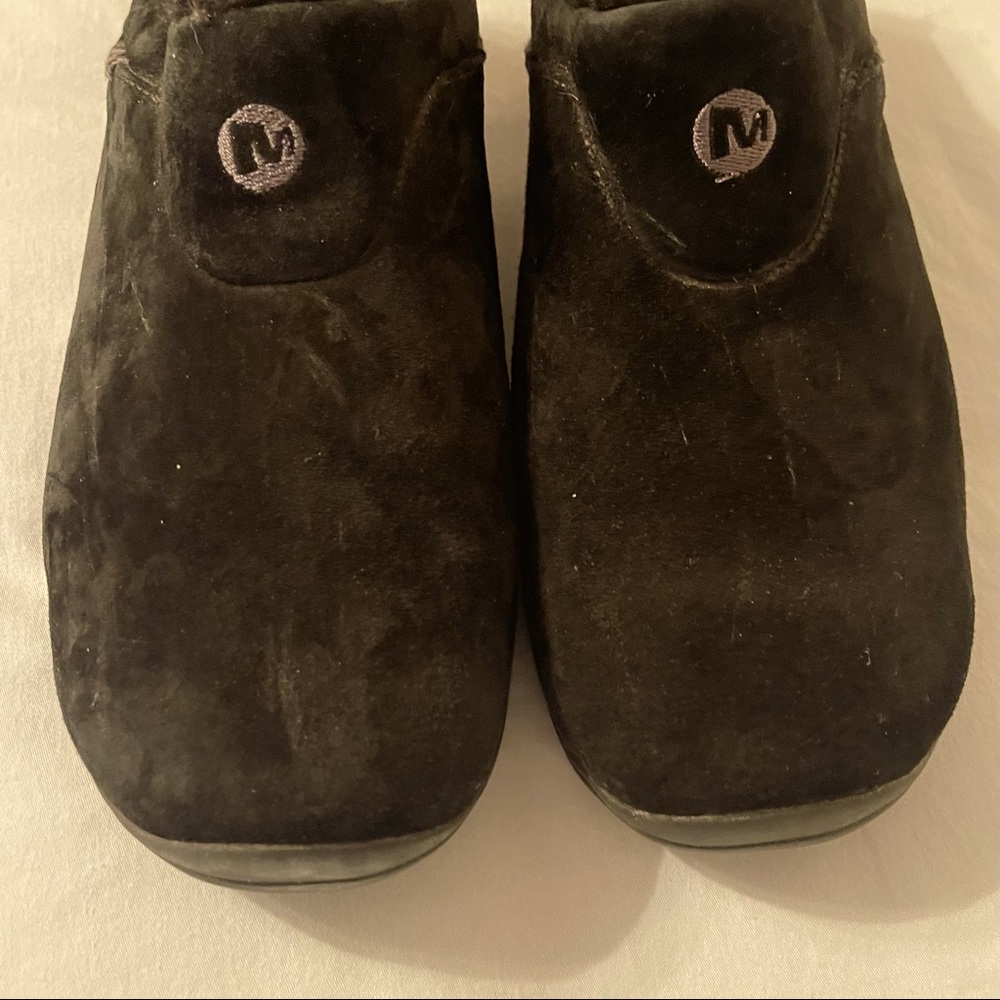 Merrill Suede Clogs size 9